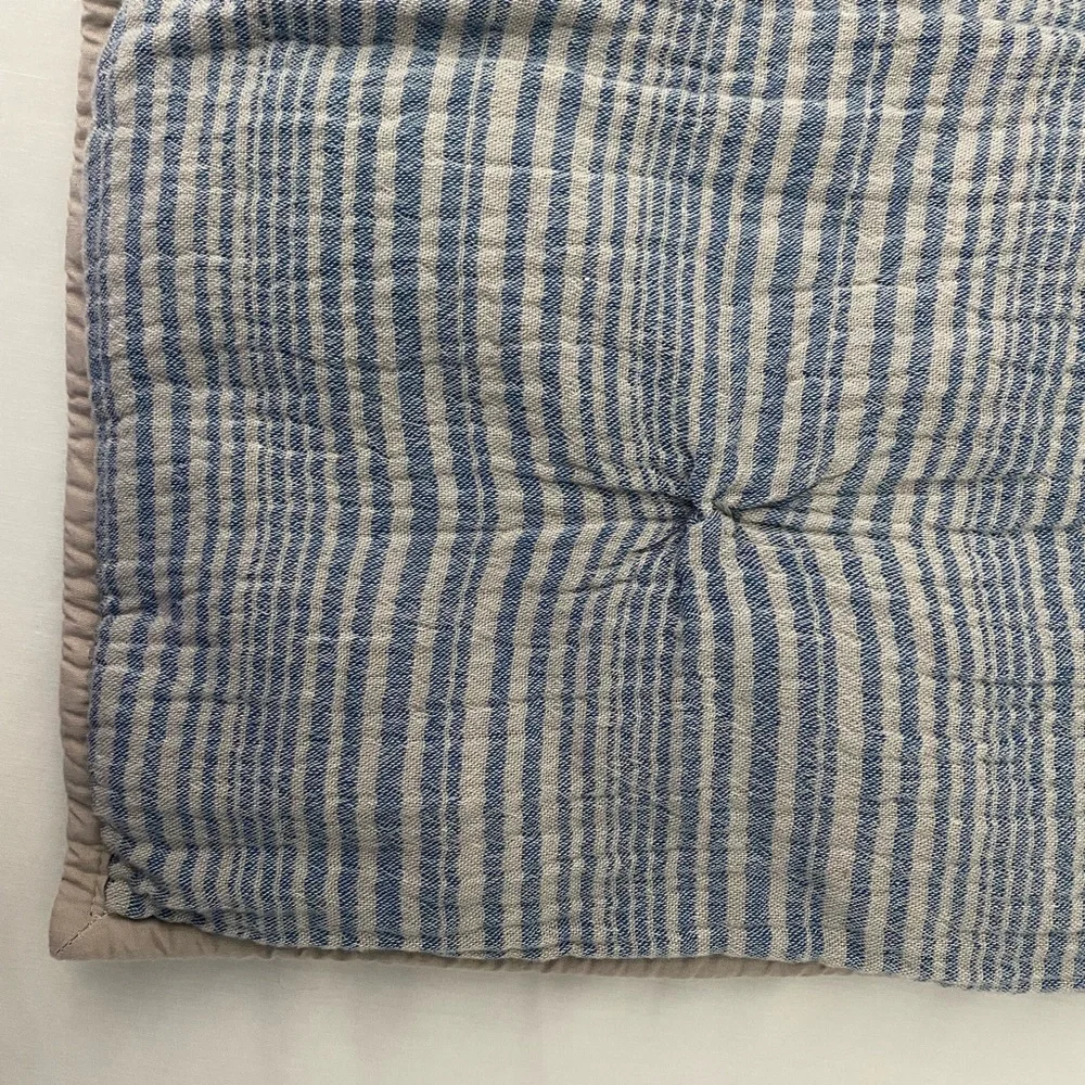 Pottery Barn‎ Pillow Sham Blue Gray Stripe Soft Cotton KING Pillow.